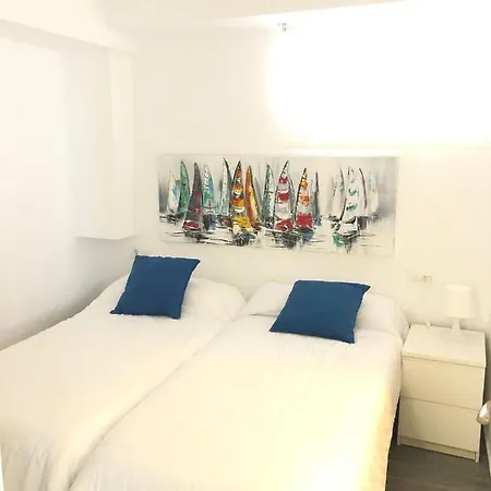 Centro & Playa Apartahotel